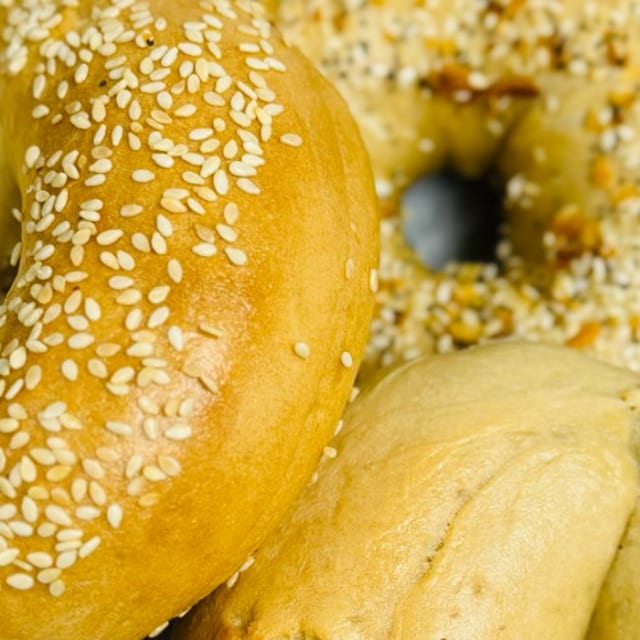 Dozen Bagels.