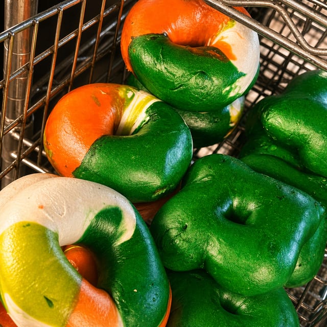 Dozen Bagels.